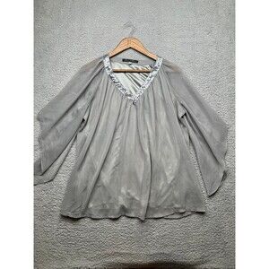 Rose and Olive beautiful sequin v neck blouse sz m